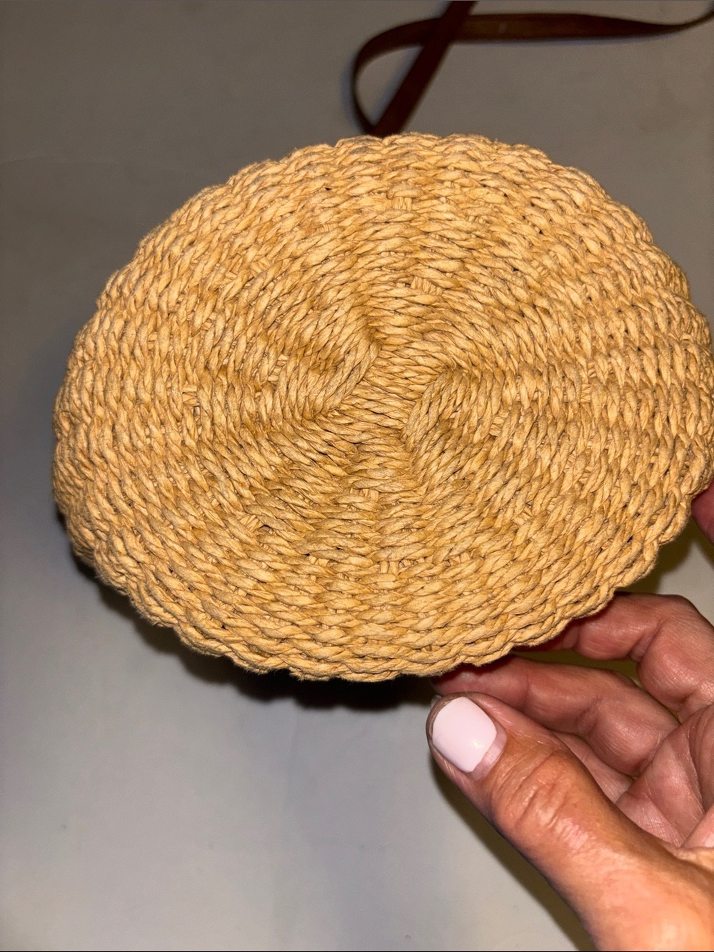 TAN STRAW BAG WITH GREEN AND WHITE FLOWER DESIGN BROWN FAUX LEATHER HANDLES - Picture 7 of 15